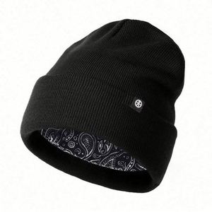 Bonnet d'hiver en tricot de couleur unie avec doublure en satin, personnalisable avec logo brodé 3D, pour usage professionnel et plage, fabriqué en Chine - Product Image 6