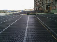 Tapis de drainage à membrane alvéolée en HDPE pour systèmes de toiture
