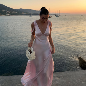 Derin V boyun yay askıları ile zarif pembe saten Maxi elbise aç geri kolsuz Slim Fit Flowy resmi durum elbise - Product Image 1