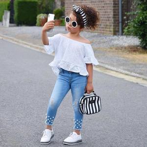 Abbigliamento estivo 2022 per bambini abbigliamento boutique per bambini maglietta bianca a maniche corte per bambini jeans <span class=keywords><strong>vestiti</strong></span> <span class=keywords><strong>estivi</strong></span> per ragazze - Product Image 1