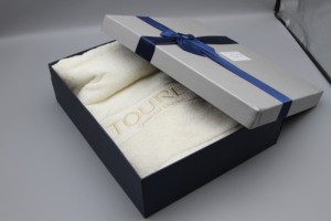 Serviette <span class=keywords><strong>de</strong></span> <span class=keywords><strong>bain</strong></span> <span class=keywords><strong>de</strong></span> luxe pour hôtel 5 étoiles, 100% coton, <span class=keywords><strong>600g</strong></span>, bordure jacquard, couleur unie, technique tricotée, jetable, boîte cadeau personnalisée - Product Image 2