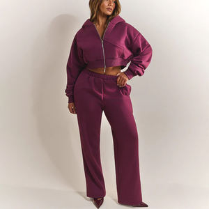 Ensemble survêtement femme personnalisé avec logo, 100% coton 450 g/m², comprenant un sweat à capuche zippé ample et court et un pantalon de survêtement ample - Product Image 1