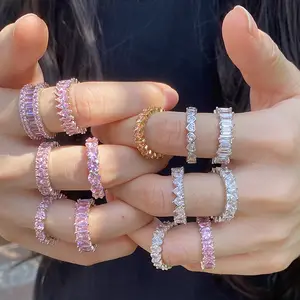 Penjualan langsung OEM Cz kubik zirkonia pita keabadian berlian cincin dapat ditumpuk pernikahan pertunangan 18K cincin berlapis emas perhiasan wanita