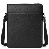 Sac bandoulière homme slim en cuir PU, vertical, plat, avec fermeture éclair supérieure, poche avant zippée, sangle en sangle, personnalisable OEM ODM