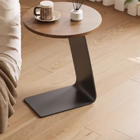 Table basse en bois massif durable avec plateau en marbre et structure en métal, design moderne pour salon et balcon, petite taille