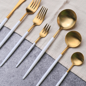 Bán Buôn Chất Lượng Cao Bồ Đào Nha Cán Trắng Vàng Thép Không Gỉ Dao Kéo Trắng Tay Vàng Flatware Cho Đám Cưới <span class=keywords><strong>Cutipol</strong></span> <span class=keywords><strong>Goa</strong></span> - Product Image 5