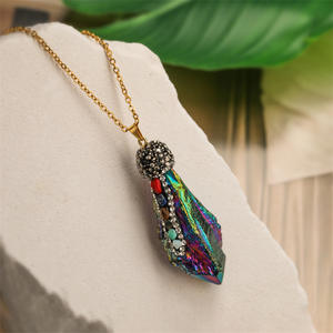 Collier en acier inoxydable avec pendentif en cristal multicolore naturel, bijoux de mode Chakra, strass et pierres précieuses irrégulières de forme libre - Product Image 3