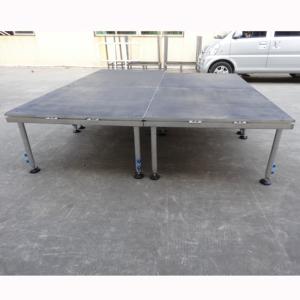 Scène portable d'extérieur en bois et aluminium avec surface antidérapante, montage facile pour événements et cérémonies - Product Image 4