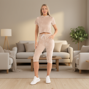 TC379 Completo da donna in velluto a 2 pezzi: Top corto con cappuccio a maniche corte e pantaloni sopra il ginocchio, tinta unita, vestibilità regolare, casual - Product Image 2