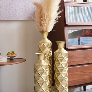 <span class=keywords><strong>Vase</strong></span> de sol décoratif moderne en métal léger, <span class=keywords><strong>vase</strong></span> central à effet vieilli, motif triangulaire 3D, lot de 3 vases, décoration d'intérieur - Product Image 4
