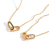 Collier pendentif Gaovo tendance vintage en acier inoxydable plaqué or 18 carats avec chaîne à maillons en zircon en forme de cœur et insert de cercle