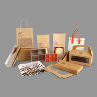 Sac en papier personnalisé imprimé offset pour la livraison de plats à emporter de restaurants renommés, recyclable et fait main, pour l'emballage alimentaire.