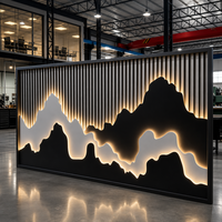 Paravent Moderne en Acier Inoxydable Étanche avec Paysage Montagneux Découpé au Laser et Éclairage LED pour Mariages, Villas et Halls d'Hôtels