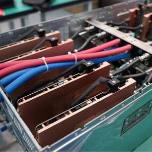 Serveur GPU 8x RTX 5090 à refroidissement liquide, double socket |   Interface PCIe 4.0 avec système de refroidissement liquide avancé - Product Image 1