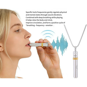 Pendentif de thérapie sonore 528 Hz en acier inoxydable, collier à fréquence réglable, charme vibrant pour la méditation et la relaxation - Product Image 1