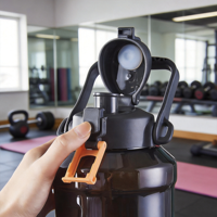 Bouteille d'eau Longstar 64 oz (2,5 L) sans BPA, écologique, avec couvercle à bouton-poussoir, anti-fuite, pour une consommation directe, idéale pour les modes de vie actifs
