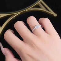 Anello da donna in platino Pt950 massiccio con diamante da laboratorio taglio smeraldo, design artistico a fascia, lusso prismatico e luminoso