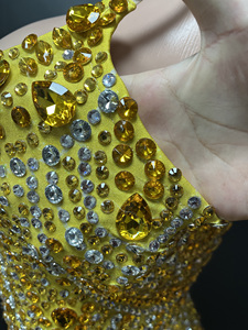 Novance Y4085 2025 Nuovi Arrivi Costume da Ballo Latino con Nappe Gialle Abito da Palcoscenico per Cantanti Femminili Body con Strass Luccicanti - Product Image 5