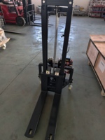 Chariot élévateur électrique compact 300 kg en promotion, portée de levage 1,6 m et 1,2 m, transpalette semi-électrique portable