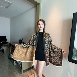 Autunno inverno vecchia <span class=keywords><strong>sciarpa</strong></span> di fiori per le donne doppia faccia stampata pendolare calda moda <span class=keywords><strong>elegante</strong></span> scialle atmosferico grande poliestere - Product Image 1