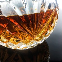 Carafe à whisky ronde en verre rayé de luxe, capacité 19 oz, soufflée à la bouche, durable, pour bar et usage vinique