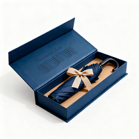 Boîte cadeau rigide en carton personnalisée de luxe, faite à la main, avec gaufrage, fermeture magnétique, taille et couleur personnalisées