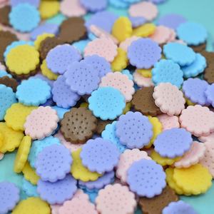 Cabujones de resina con diseño de galleta de colores, base plana, pequeños y redondos, simulación de alimentos, para slime, llaveros, manualidades y decoración - Product Image 5