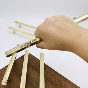 Brass Hammer Pattern Modern <strong>Bedroom</strong> Furniture Handles and <strong>Knobs</strong> for Kitchen and Wardrobe Single Hole T-bar - Product Image 5