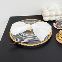 Assiettes rondes en plastique transparent de luxe de 33 cm avec bord doré, assiettes à dîner en verre pour la décoration de mariage