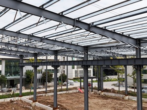Kit di Costruzione in Metallo Versatili. Utilizzabile come officina, magazzino o spazio commerciale. Design Espandibile che Si Adatta alle Esigenze della Tua Attività. - Product Image 1