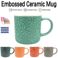 Vente en gros de tasses à café en céramique personnalisées avec logo floral en relief, motif de fleurs 3D, tasse à thé en porcelaine pour cadeau et promotion