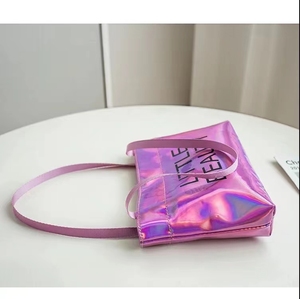 <span class=keywords><strong>Sac</strong></span> à main mini en <span class=keywords><strong>cuir</strong></span> PU imperméable personnalisé avec logo de mode en gros, <span class=keywords><strong>sac</strong></span> de shopping tendance holographique pour filles et femmes - Product Image 4