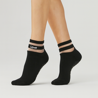 Chaussettes de Pilates Premium avec Grips Antidérapants Volants Mignons en Forme de Cœur Chaussettes de Yoga avec Grips pour Femmes Design Accepte la Personnalisation
