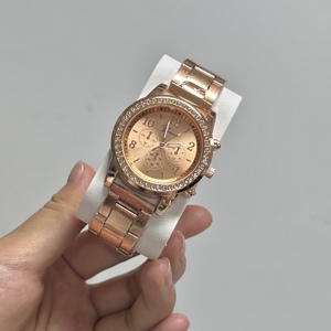 Nuevo Set de Lujo de 5 Piezas para Mujer: Reloj de Pulsera con Diamantes de Imitación, Pulsera, Pendientes, Collar y Anillo - Set de Regalo de Moda Casual para Damas - Product Image 5