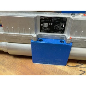 วาล์วสัดส่วนเร็กซ์รอธ 4WREE10W1-75-30/V/24F1 วาล์วไฮดรอลิกควบคุมอุตสาหกรรม - Product Image 1