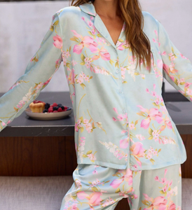 Fabricant ODM, vêtements personnalisés, vêtements de nuit pour femmes, ensemble de pyjamas en soie, pyjamas imprimés en satin, ensemble de vêtements de détente, vêtements de nuit pour femmes - Product Image 1