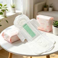 Serviettes hygiéniques ultra-douces à flux abondant pour femmes, marque privée Alibaba, les plus vendues, avec anions organiques, en vrac