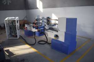 Jinan-torno <span class=keywords><strong>de</strong></span> torneado <span class=keywords><strong>de</strong></span> madera CNC, máquina <span class=keywords><strong>de</strong></span> tallado con husillo para escalera, columna romana, patas <span class=keywords><strong>de</strong></span> silla <span class=keywords><strong>de</strong></span> bate <span class=keywords><strong>de</strong></span> béisbol - Product Image 3