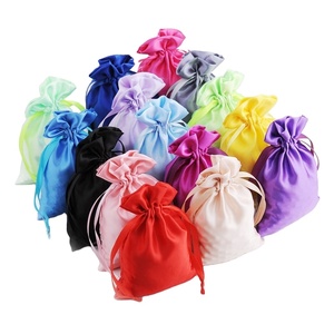 Sacs en satin personnalisés avec cordon de serrage, sacs cadeaux pour bonbons, pour baby shower, mariage, Saint-Valentin, anniversaire, fête d'entreprise, sacs pour cadeaux - Product Image 1