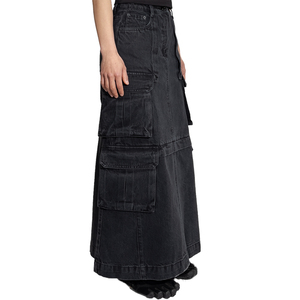 Y2K Revival Custom <span class=keywords><strong>Falda</strong></span> de mezclilla <span class=keywords><strong>negra</strong></span> extra larga para mujer-Estilo punk grunge con detalles desgastados y bolsillos utilitarios - Product Image 3