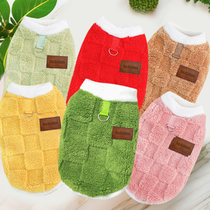 Chaleco Cálido para Mascotas de Felpa, Lana y Poliéster para Otoño e Invierno, Diseño a Cuadros, Anti-Perdida de Pelo, Ropa Suave para Perros y Gatos, Venta al por Mayor - Product Image 3