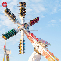 Manèges de fête foraine attrayants et palpitants, manèges de parc d'attractions en plein air, manèges à grande vitesse, manèges à moulin à vent
