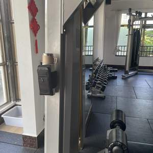 Housse magnétique pour bouteille d'eau avec grande poche pour téléphone, à fixer sur l'équipement de gym, accessoires essentiels pour la salle de sport - Product Image 4