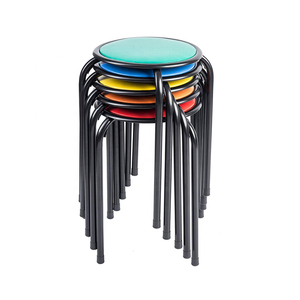 ソフトビニールパッド入りシート付きメタルスタッキングスツール - Product Image 2