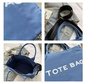 กระเป๋าถือผู้หญิงสุดหรู แฟชั่นกระเป๋าสะพายข้างผ้าแคนวาสมีช่องใส่ของ - Product Image 3