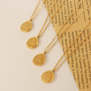 Collar de Acero Inoxidable Estilo <span class=keywords><strong>Palacio</strong></span> Vintage de Moda, Colgante Ovalado con Letra, Joyerí<span class=keywords><strong>a</strong></span> Chapada en Oro de 18k, Collar de Acero de Titanio - Product Image 2