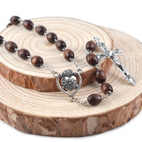 Collier de croix ovale sculpté en bois marron, offre spéciale, perles en forme de cœur, chapelet, centre de table religieux et catholique