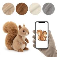 Mascotte personnalisée en peluche d'écureuil assis, avec queue arquée et aspect moelleux, thème forêt