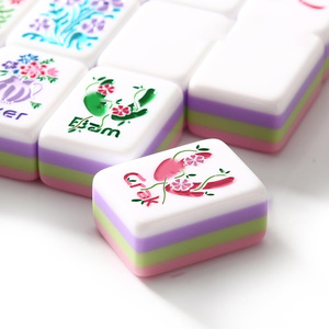 Juego de Viaje Premium de Fichas de Mahjong Americanas de 4 Capas, Grabadas, en Rosa Perla y Azul - Product Image 1