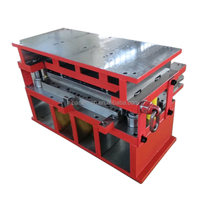 Outil <span class=keywords><strong>de</strong></span> poinçonnage durable, matrice d'estampage haut <span class=keywords><strong>de</strong></span> gamme en acier allié, moule d'estampage usiné CNC, matrices progressives pour charnières <span class=keywords><strong>de</strong></span> porte avec inserts CR12MOV - Product Image 3